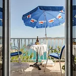 Beachfront Apartman