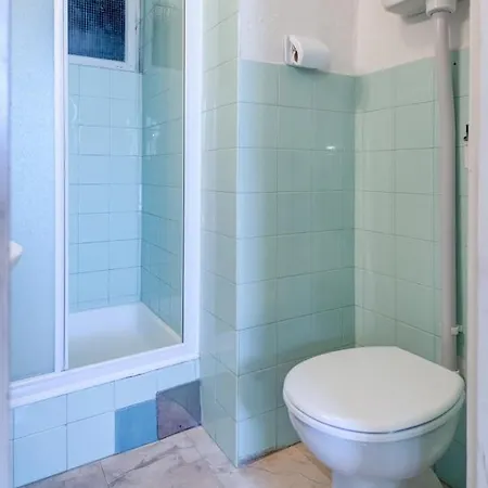 Beachfront Apartman Pisak