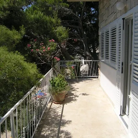 Beachfront Apartman *