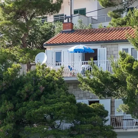 Beachfront Apartman *