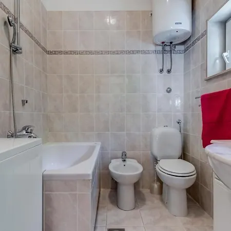 アパート Beachfront ピサック