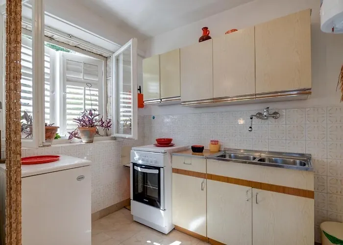 Beachfront Apartman *