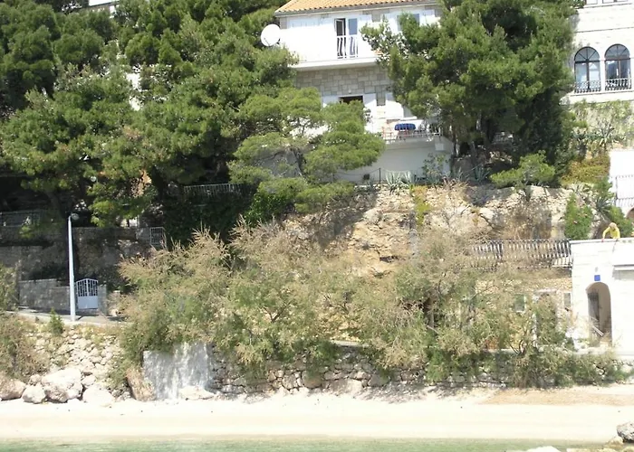 Beachfront Apartman Pisak